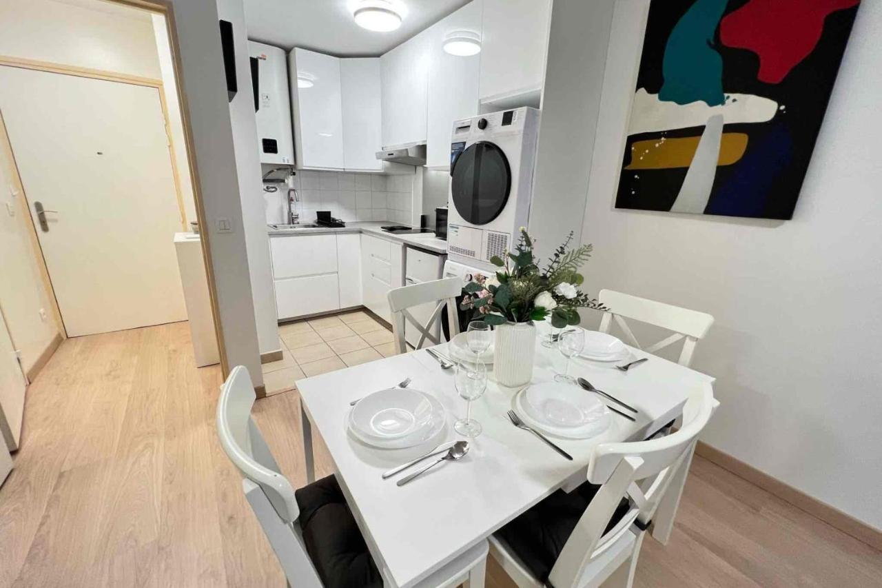 Very Quiet Apartment With Balcony Saint-Denis  Esterno foto