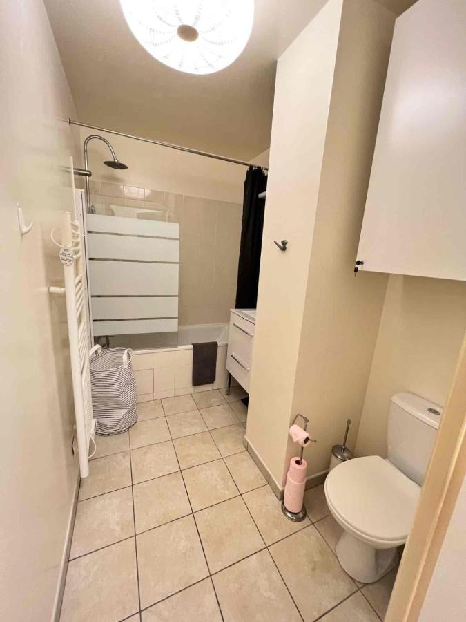 Very Quiet Apartment With Balcony Saint-Denis  Esterno foto