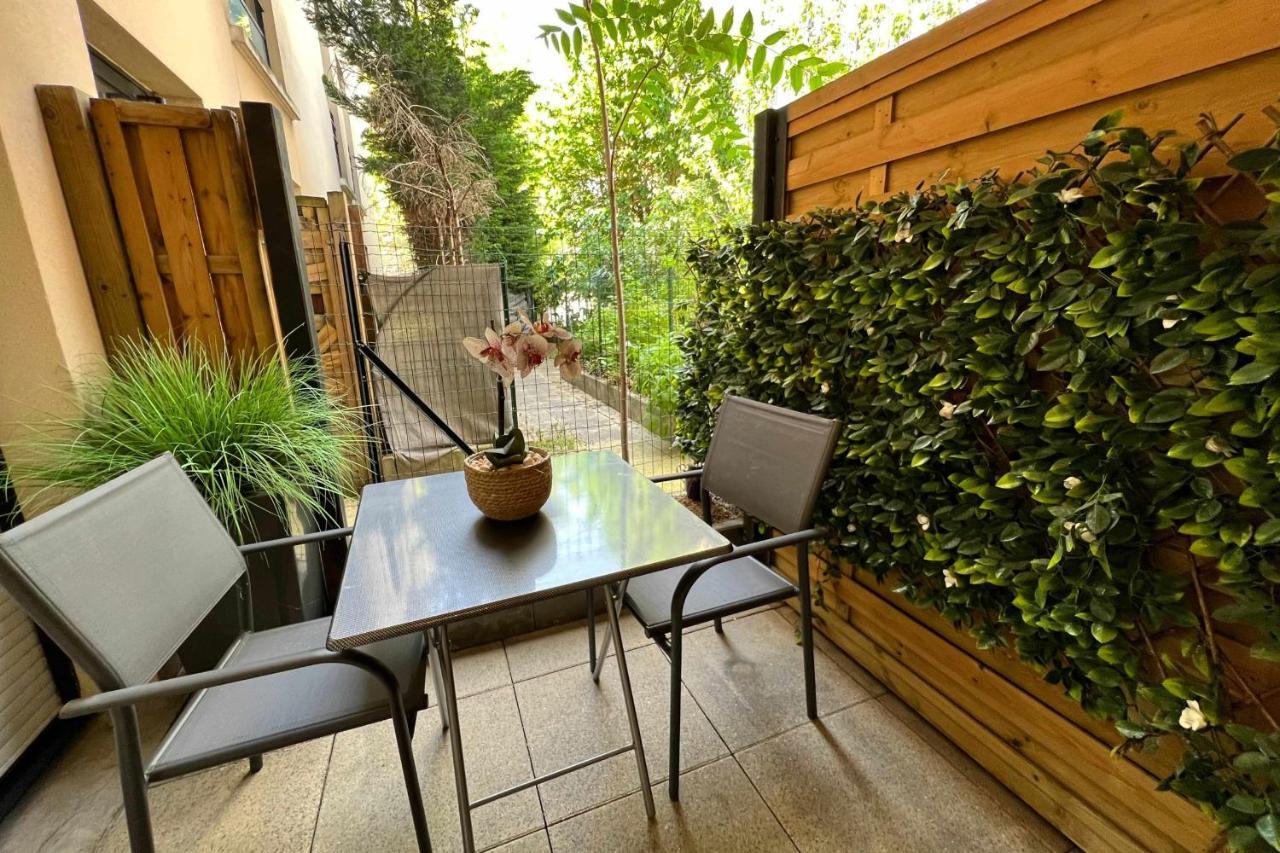 Very Quiet Apartment With Balcony Saint-Denis  Esterno foto